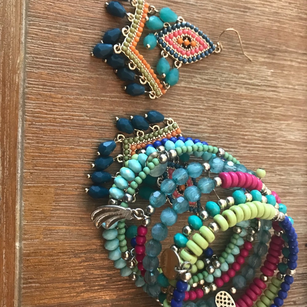 Inc beaded infinity bracelet